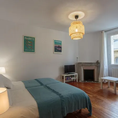 Youcca // Ancolie Close To The Beaches In Biarritz