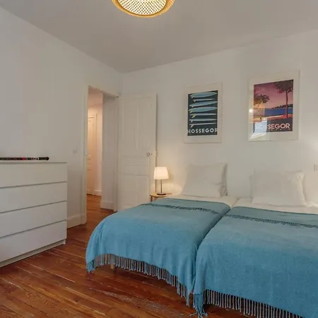 Youcca // Ancolie Close To The Beaches In